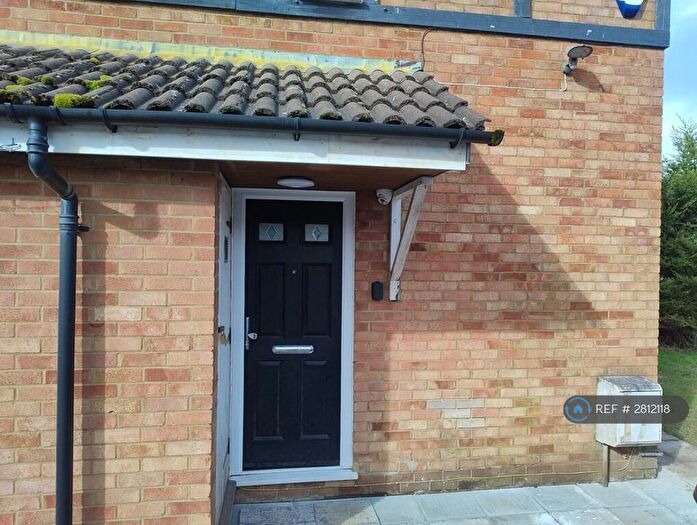 1 Bedroom Semi Detached House To Rent In Swan Mead, Luton, LU4
