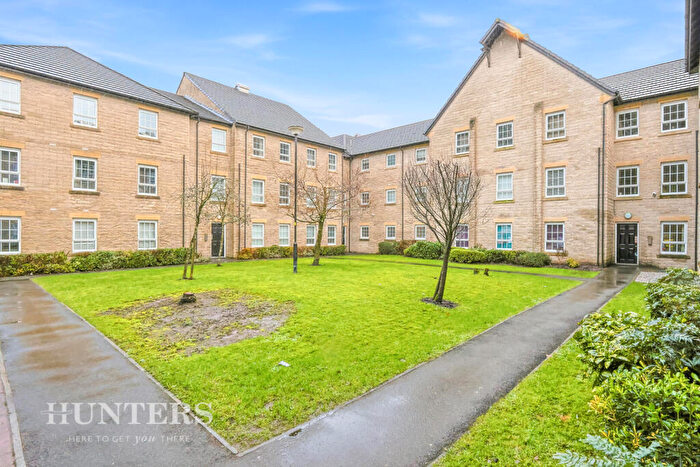 2 Bedroom Apartment For Sale In Gale Close, Littleborough, OL15