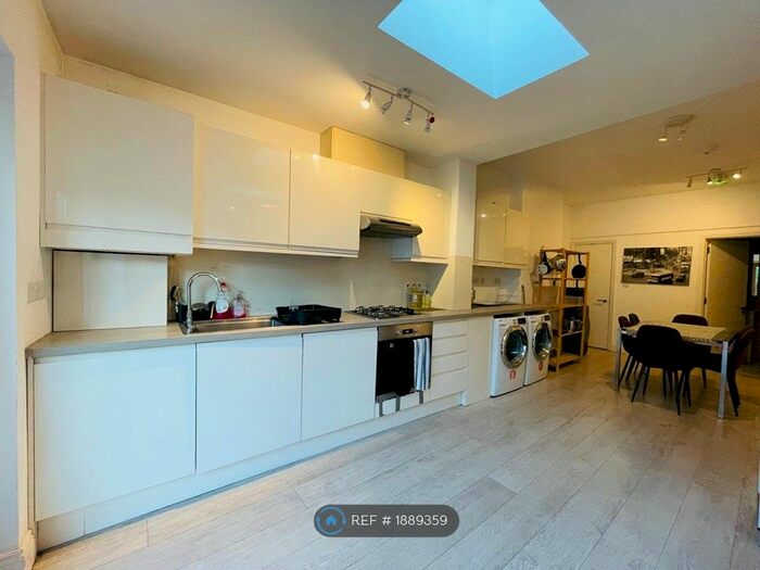 5 Bedroom Terraced House To Rent In Longmead Road, London, SW17