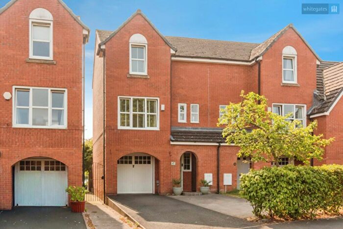 4 Bedroom End Of Terrace House For Sale In Byron Walk, Nantwich, Cheshire, CW5