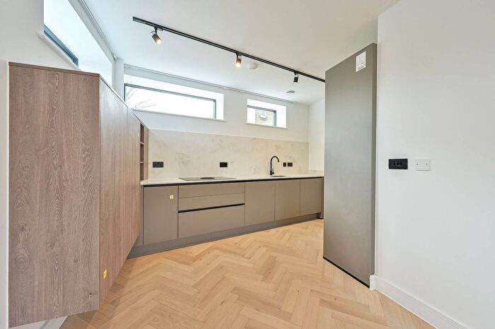 1 Bedroom Flat To Rent In Cannon Hill Lane, Raynes Park, SW20