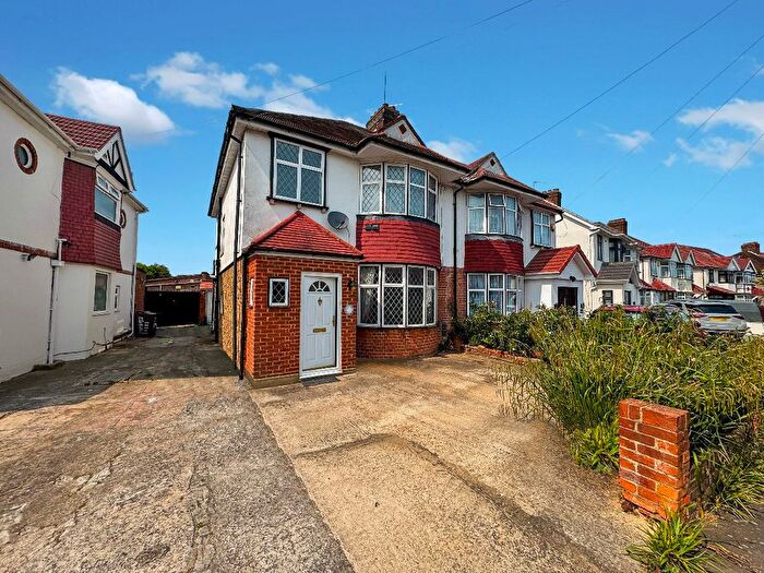 4 Bedroom Semi-Detached House To Rent In Sutton Hall Road, Heston, TW5