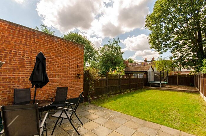 2 Bedroom Flat To Rent In Bulwer Road, Leytonstone, Upper Leytonstone, London, E11