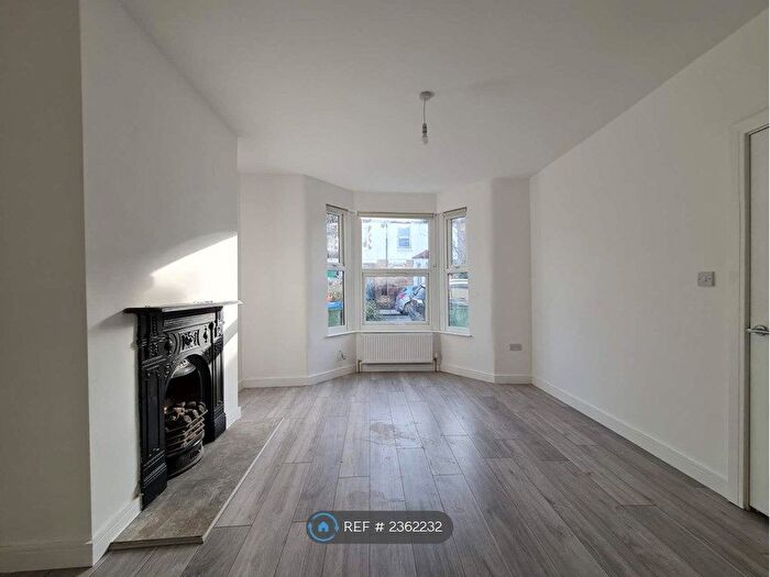 4 Bedroom Terraced House To Rent In Federation Road, London, SE2