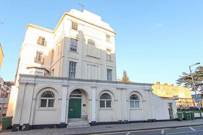 2 Bedroom Apartment To Rent In Cedar House, Cheltenham, GL52