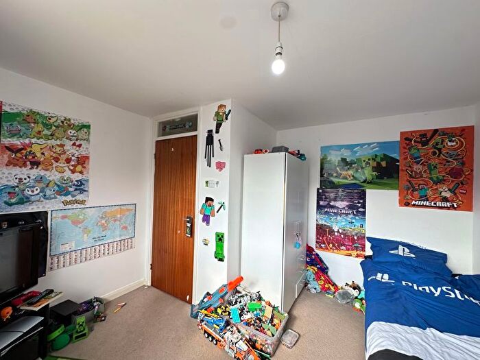 3 Bedroom Terraced House For Sale In Byron Close, Knottingley, WF11