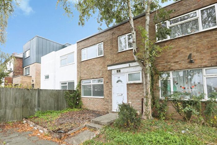 3 Bedroom Terraced House For Sale In Canterbury Road, Sittingbourne, Kent, ME10