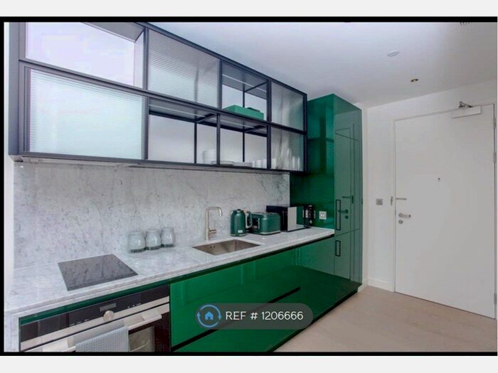 Studio To Rent In The Wardian Building, London, E14