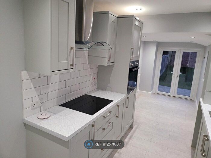 3 Bedroom Terraced House To Rent In Cromwell Road, Rushden, NN10