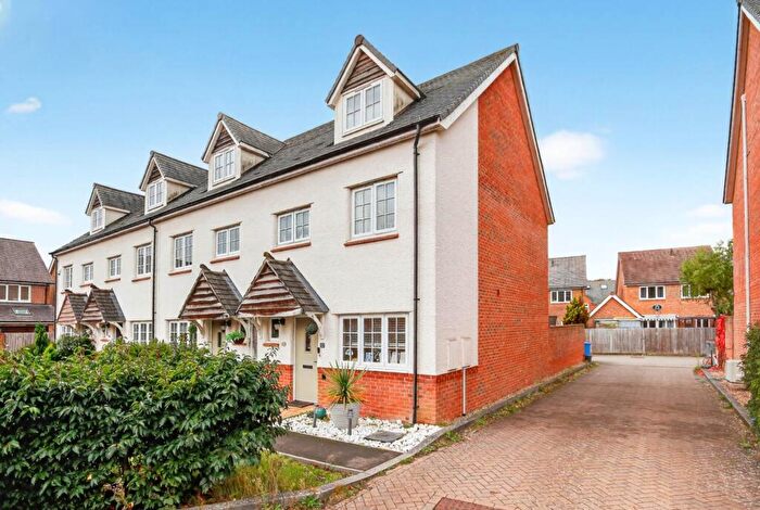 4 Bedroom End Of Terrace House For Sale In Stonechat Croft, Jennett`s Park, RG12