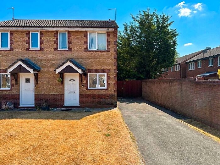 2 Bedroom End Of Terrace House For Sale In Ironworks Road, Leicester, LE4