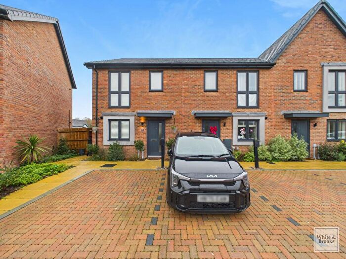 2 Bedroom End Of Terrace House For Sale In Heron Lane, Hambrook, PO18