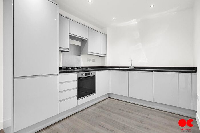 1 Bedroom Flat To Rent In Green Street, Forest Gate, London, E7