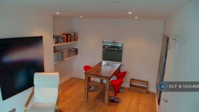 3 Bedroom Maisonette To Rent In Martock Court, London, SE15