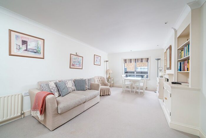 2 Bedroom Flat To Rent In Flat, Floral Street, Floral St, London, WC2E