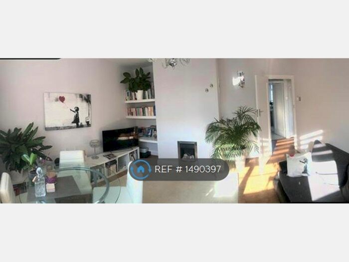 2 Bedroom Flat To Rent In Churchview Road, Twickenham, TW2