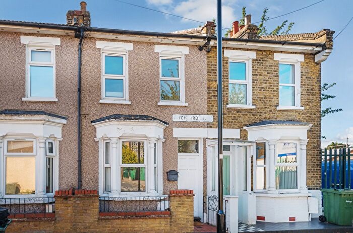 2 Bedroom House To Rent In Pitchford Street, Stratford, London, E15