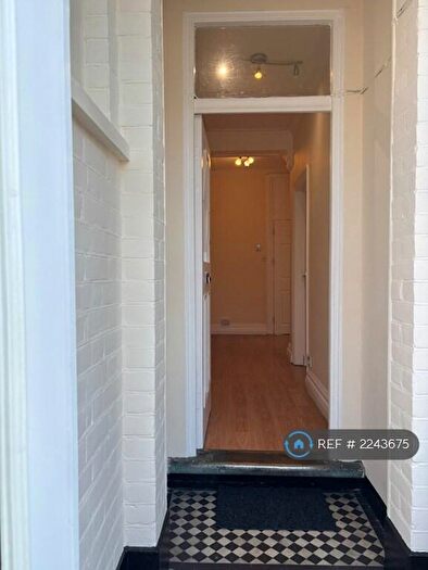 4 Bedroom Terraced House To Rent In Bertram Road, London, NW4
