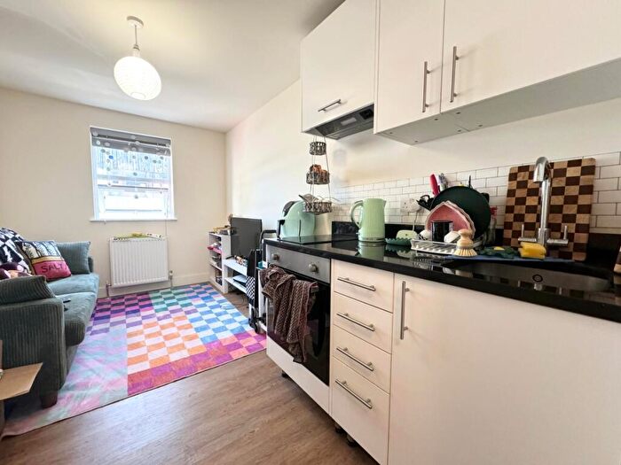 1 Bedroom Flat To Rent In Stroud Green Road, Finsbury Park, N4