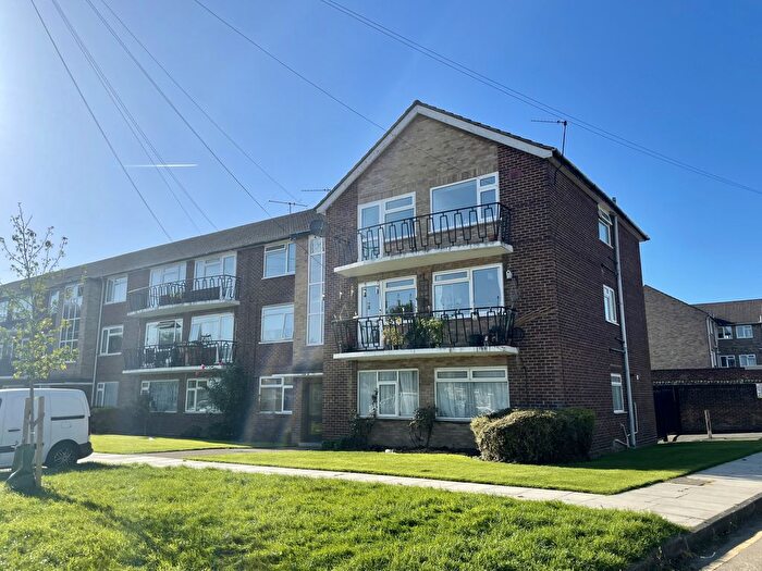 2 Bedroom Flat To Rent In Rydal Way, Greater London, HA4