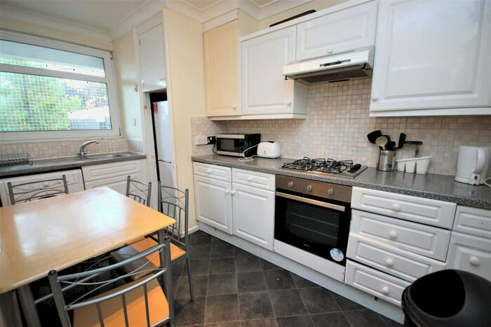 3 Bedroom Apartment To Rent In Raglan Street, Kentish Town, NW5