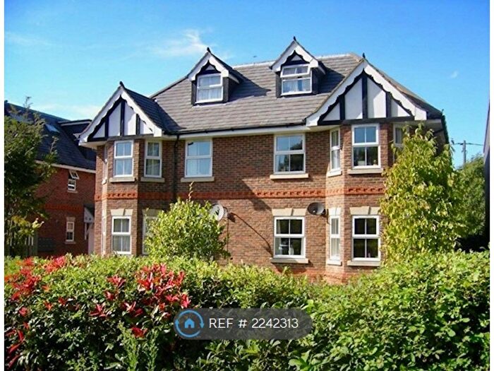 2 Bedroom Flat To Rent In Stoneleigh Court, Theale, Reading, RG7