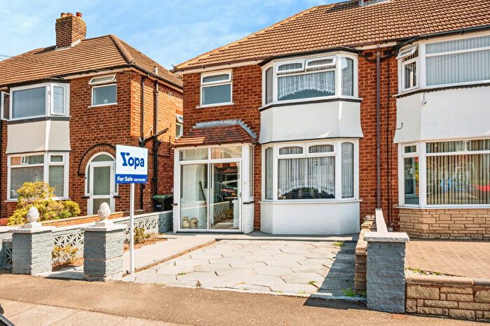 3 Bedroom Semi Detached House For Sale In Oscott School Lane, Birmingham, B44