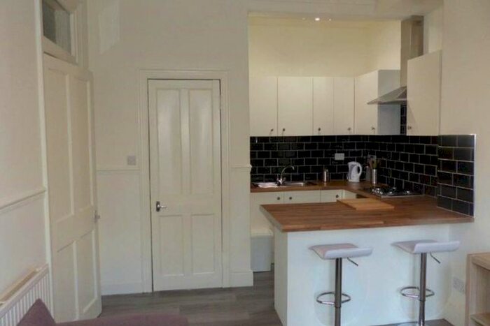 1 Bedroom Flat To Rent In Albion Place, Leith, Edinburgh, EH7