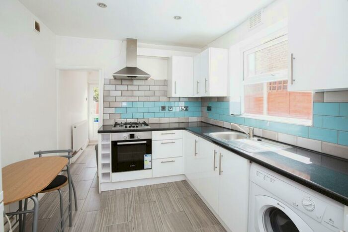 1 Bedroom Flat To Rent In Leyton Park Road, Leyton, E10
