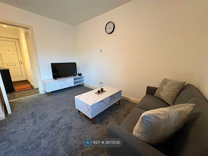 Studio To Rent In Brook Road, Manchester, M14