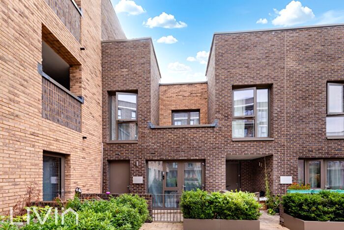 2 Bedroom Flat For Sale In Purley Way, Croydon, CR0