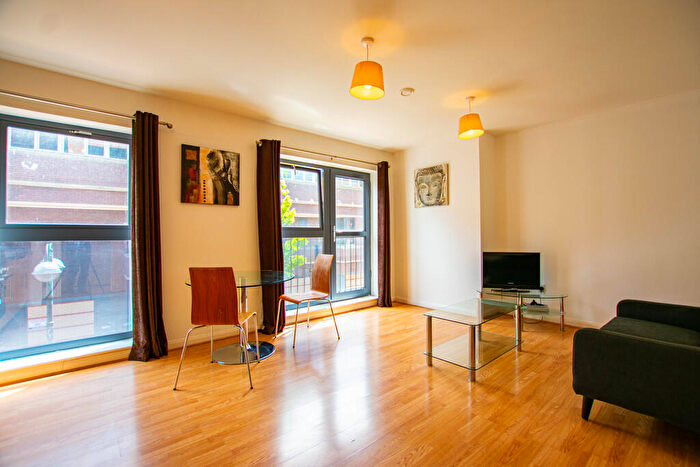 1 Bedroom Apartment To Rent In Fleet Street, Swindon, SN1