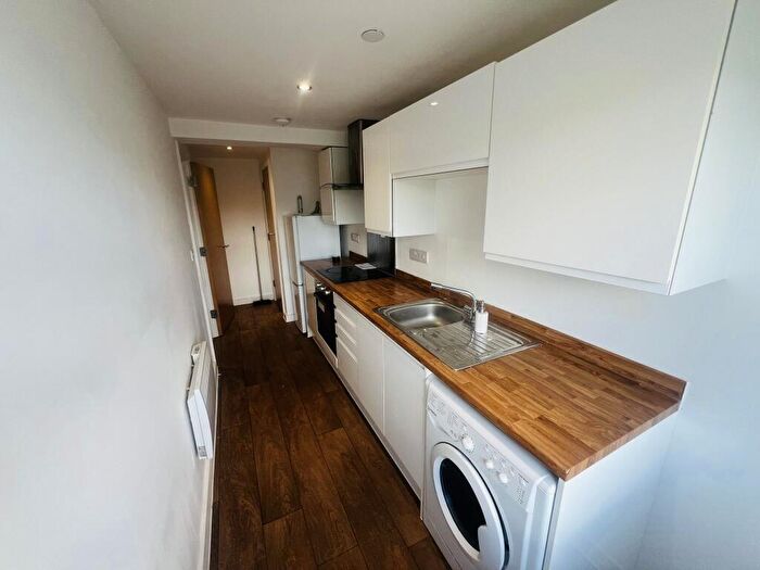 2 Bedroom Apartment To Rent In Wheatley Court, Halifax, HX2