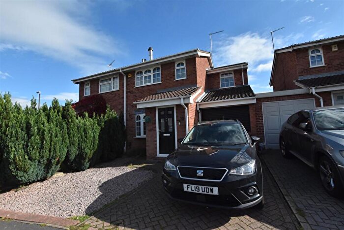 3 Bedroom Semi Detached House For Sale In Falcon Way, Woodville, Swadlincote, DE11