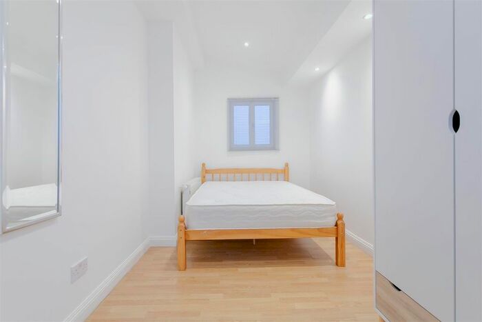 1 Bedroom Flat To Rent In Courtfield Gardens, South Kensington, SW5