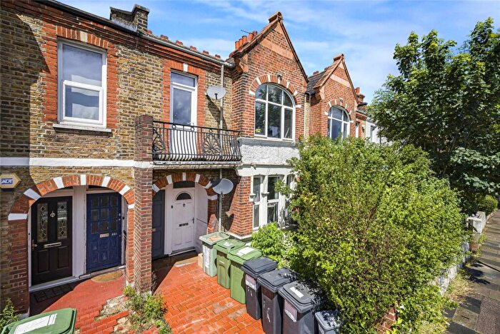 3 Bedroom Maisonette For Sale In Stondon Park, Honor Oak, London, SE23