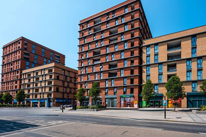 2 Bedroom Flat To Rent In High Street, Sutton, SM1