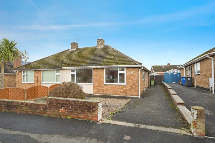 2 Bedroom Semi-Detached Bungalow For Sale In Ling Road, Walton, Chesterfield, S40