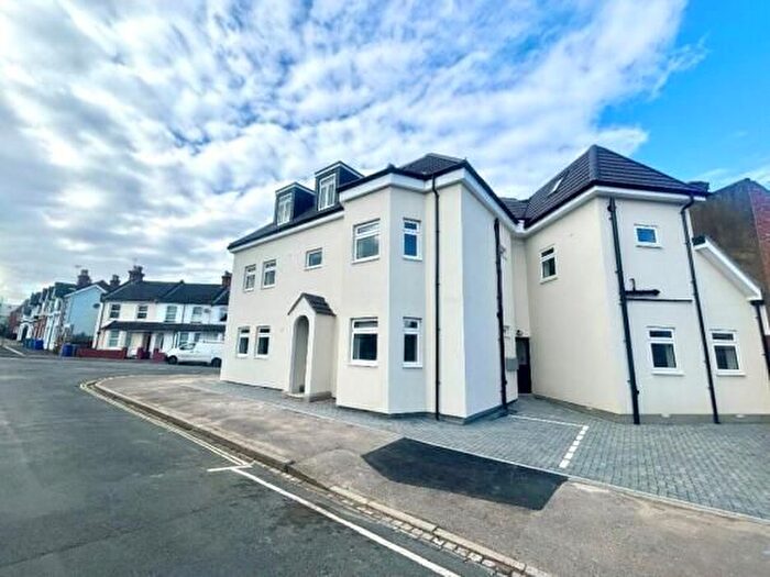 1 Bedroom Flat To Rent In St. Josephs Road, Aldershot, GU12