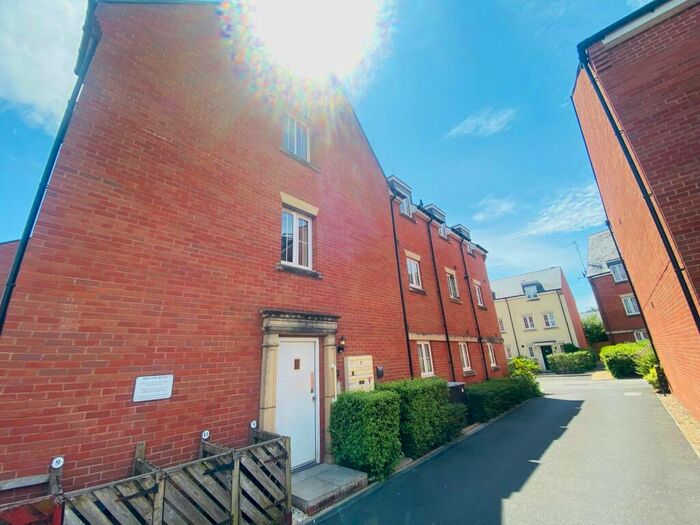 2 Bedroom Apartment To Rent In Seymour Way, Magor, NP26