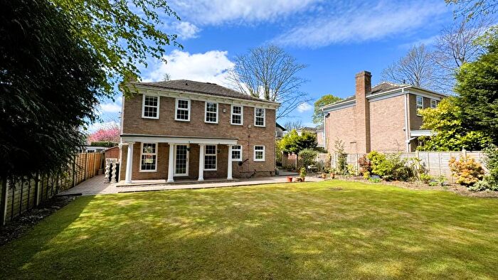 4 Bedroom Detached House For Sale In Grangewood Gardens, West Park, Leeds, West Yorkshire, LS16