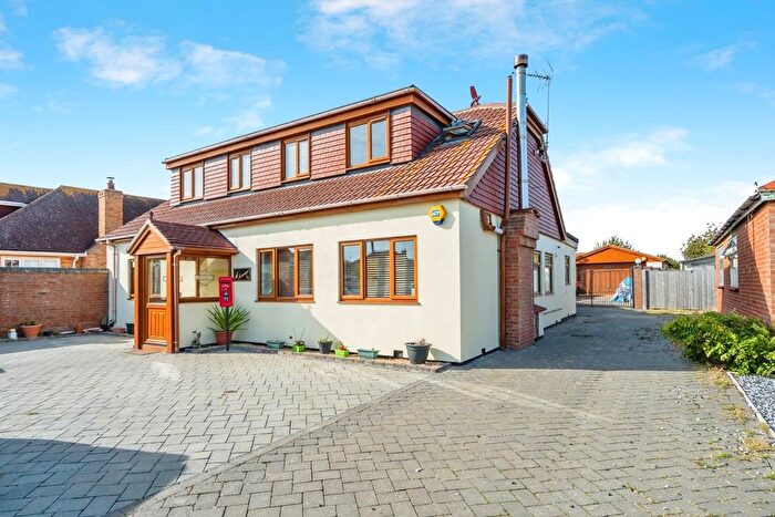 4 Bedroom Detached House For Sale In Sandy Point Road, Hayling Island, PO11
