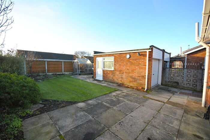 2 Bedroom Semi-Detached Bungalow For Sale In Sturton Close, Bessacarr, Doncaster, DN4