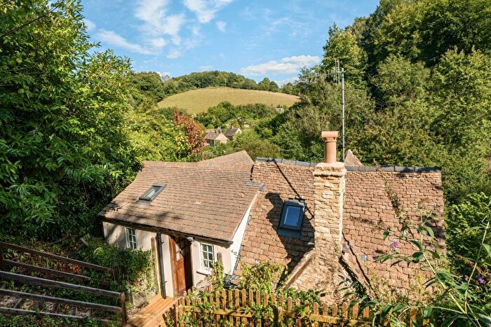3 Bedroom Detached House For Sale In Horsley, Stroud, GL6
