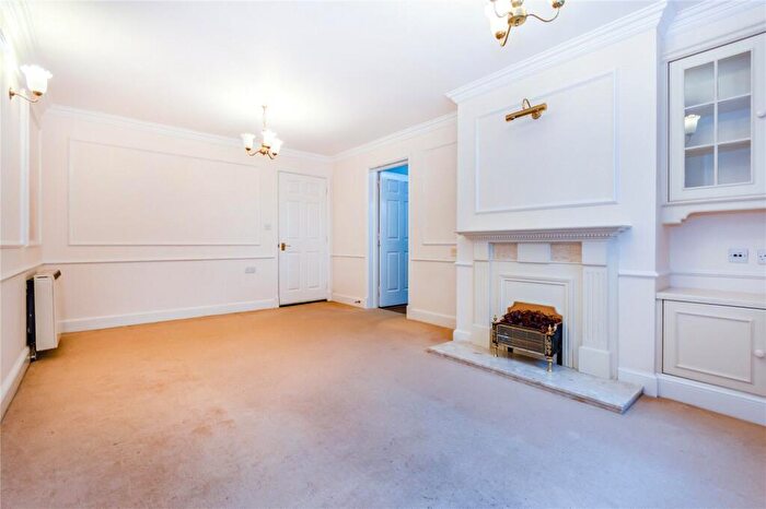 2 Bedroom Apartment For Sale In Beech Court (Solihull), Solihull, B91