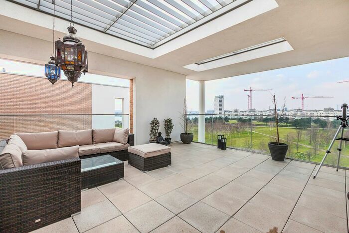 3 Bedroom Flat To Rent In Booth Road, London E16