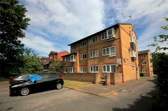 2 Bedroom Apartment To Rent In Cedarwood, Copers Court Road, Beckenham, Kent, BR3