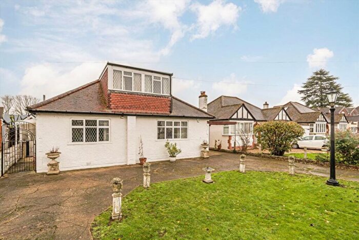 4 Bedroom Detached House To Rent In Riversdale Road, Thames Ditton, KT7