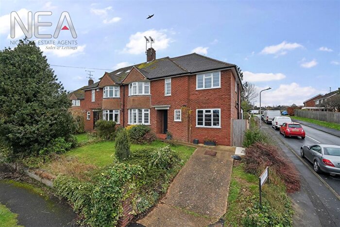 4 Bedroom Semi-Detached House To Rent In Crawshay Drive, Emmer Green, Reading, RG4