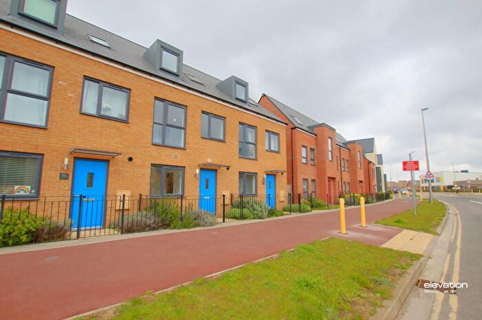 4 Bedroom House To Rent In Countess Way, Brooklands, MK10